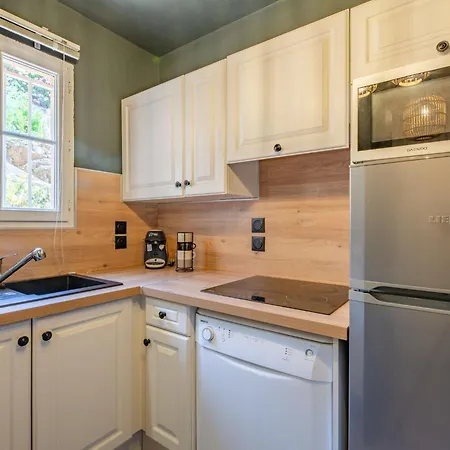 Holiday home Les Bastides Des Hauts Du Golf By Interhome
